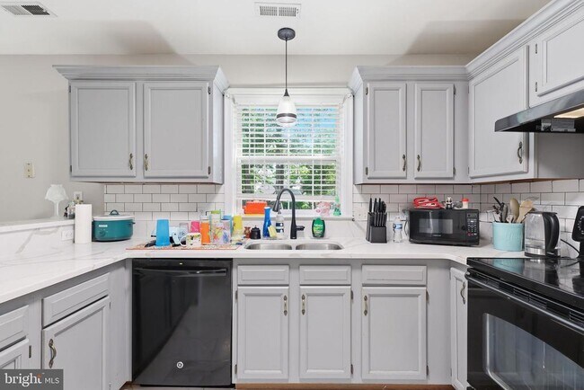 Photo - 10106 S Fulton Dr