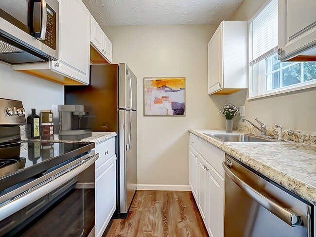 Photo - Village Square Apartments