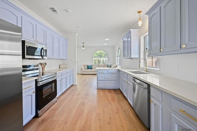 Photo - 18482 Lake Iris Ave