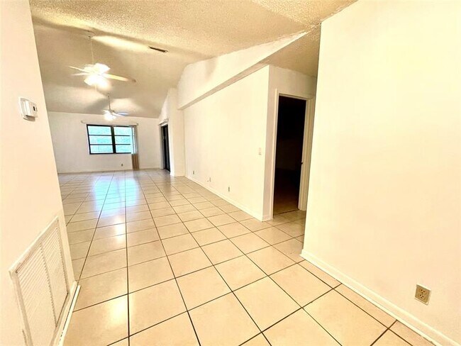 Photo - 9133 NW 48th St