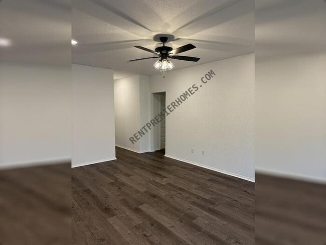 Photo - 102 Powder River Dr