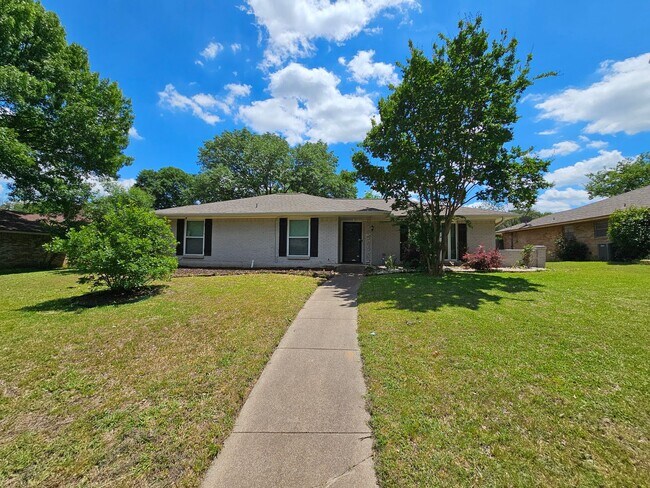 Photo - 216 Wesley Dr House