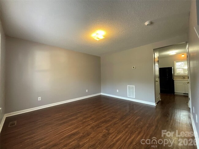 Photo - 206 W 15th St