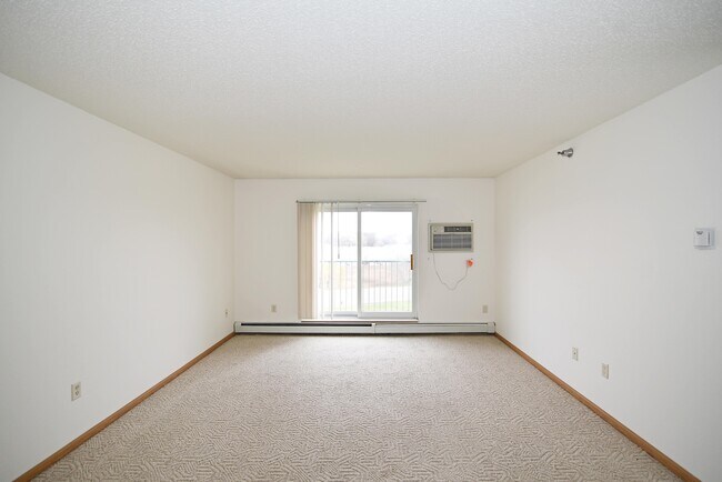 Photo - Hillcrest Apartments