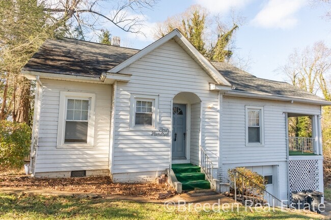 Building Photo - 400 Collett St