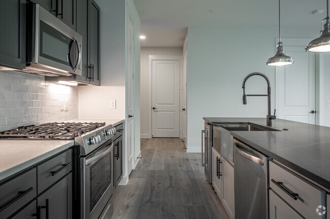2BR, 2BA - 1,100SF