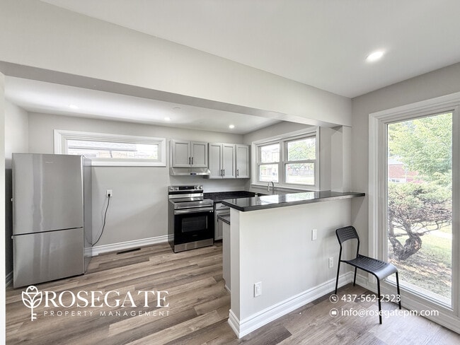 Building Photo - Spacious 3-Bedroom Main Level Apartment with Shared Laundry – Scarborough Unit 1