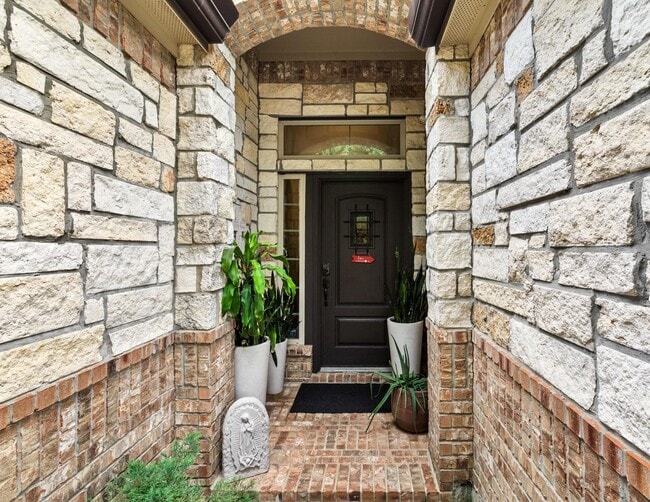 Photo - 126 S Sawbridge Cir