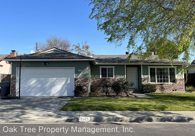3 br, 2 bath House - 1685 Dennis Avenue - 3 br, 2 bath House - 1685 Dennis Avenue