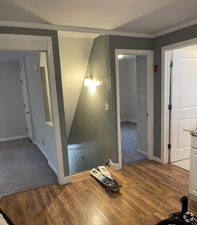 Building Photo - 23 Griffing Ave Unit Second Floor Rental