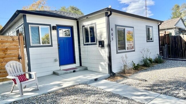 Building Photo - 665 Hooker St