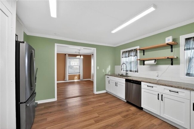 Photo - 871 Hargis St SE