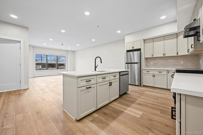 Photo - 80 Division St Unidad 2G