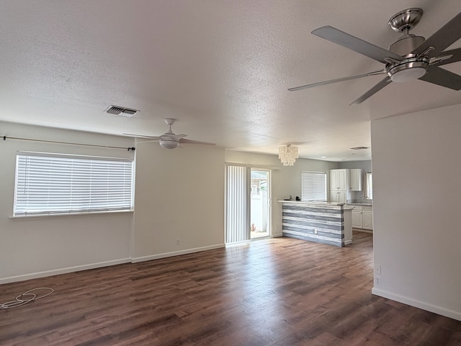 92-7049-7049 Elele St