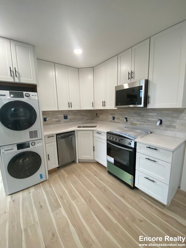 Building Photo - 117 Orleans St Unit 9