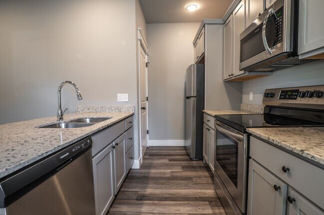 756 S Locust Ave Unit 756 Locust Ave, E-1