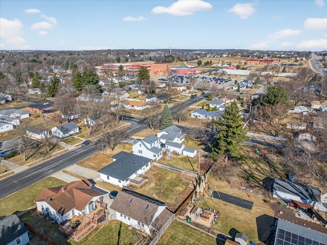 Photo - 305 N Shuman St