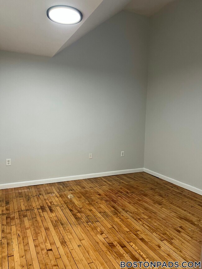 Photo - 150 N Main St Apartment Unit 101