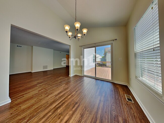 Photo - 371 Derby Ct