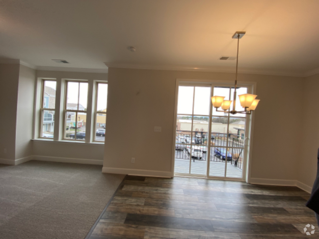Building Photo - 1011 Vida Wy Unit 203 Rental