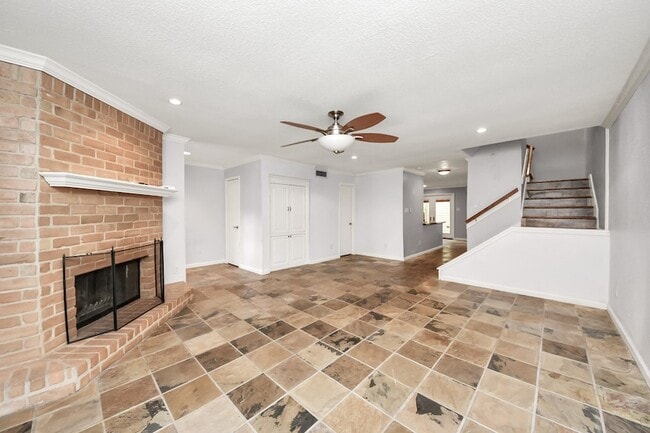 Photo - 2588 Bering Dr
