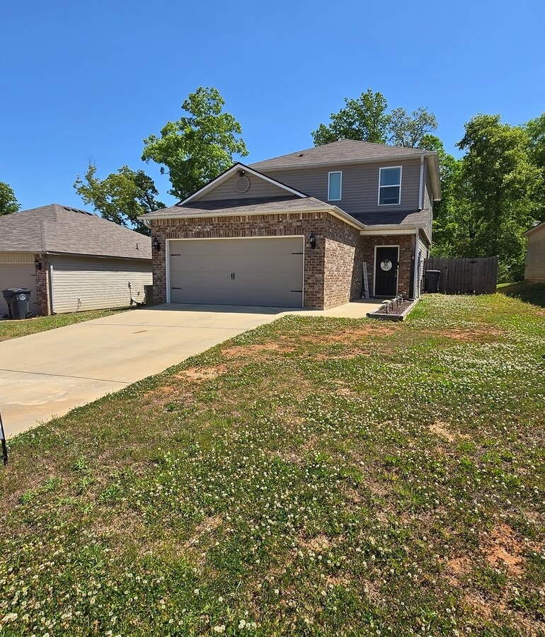 Photo - Lincoln Rental