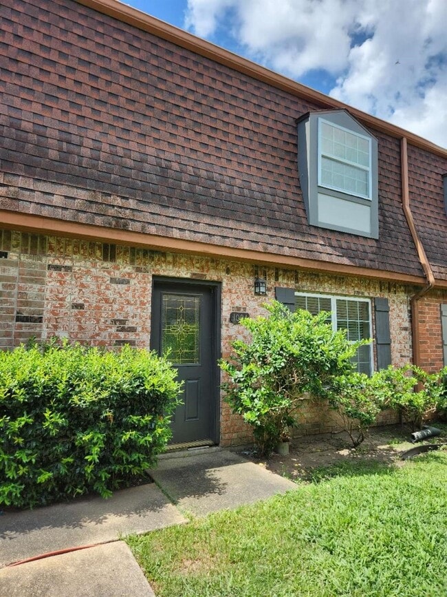 Building Photo - 9303 Hammerly Blvd Unit 1004 Rental