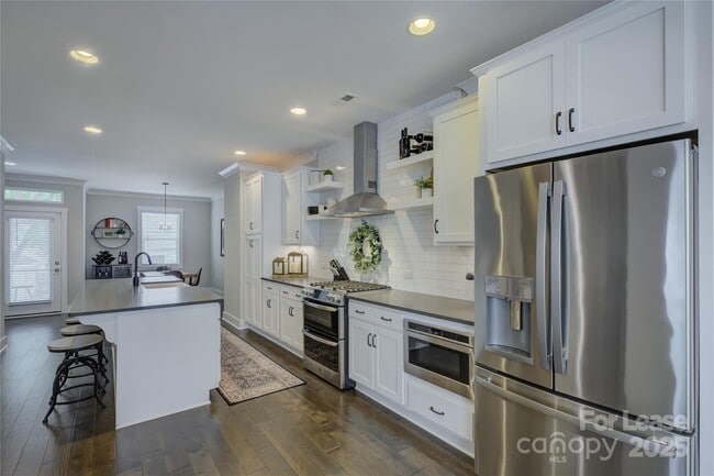 Building Photo - 1613 Chatham Ave Rental