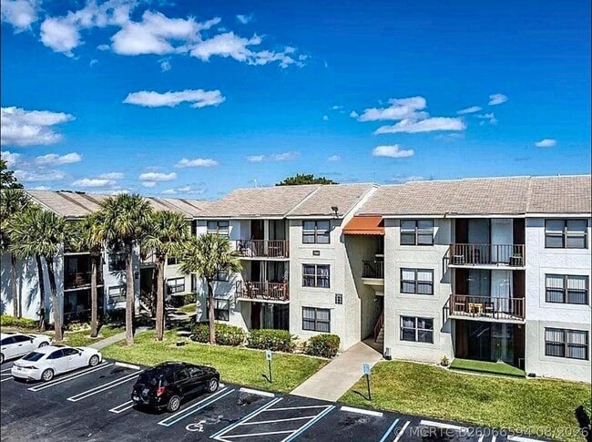 Building Photo - 708 Executive Center Dr Unit 12