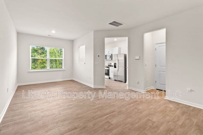 Photo - 176 Starlight St