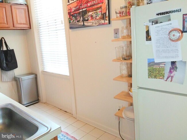 Photo - 2043 Mt Vernon St Unit 1F