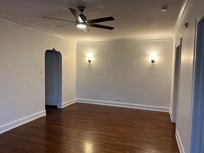 Photo - 2739 W Lunt Ave