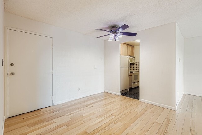 Photo - 1250 Golden Cir Unidad 506