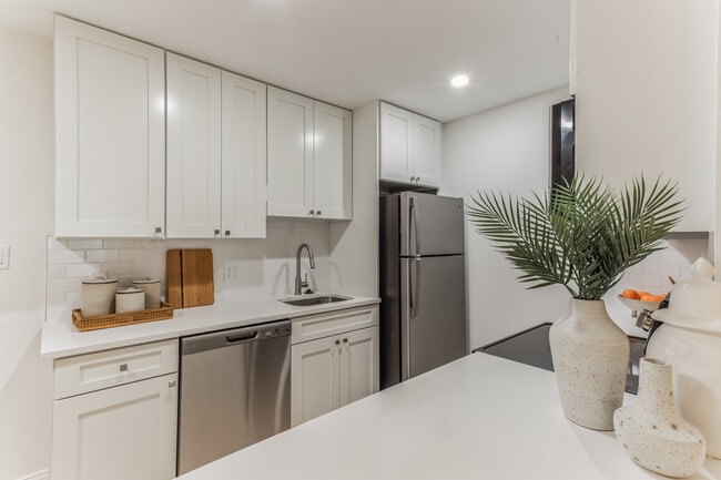 Photo - Innovo Hyde Park