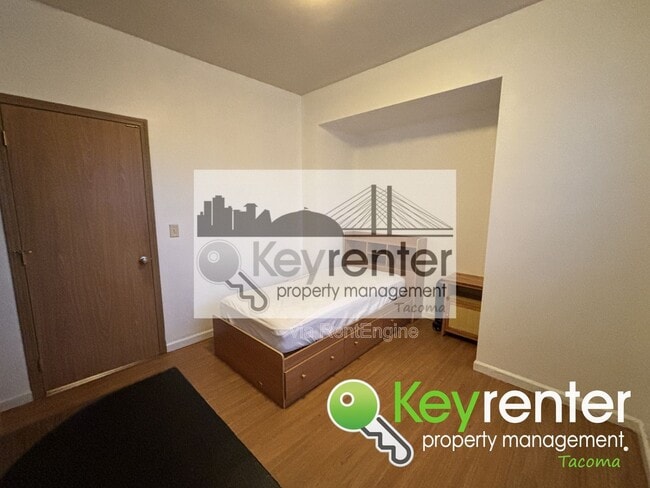 Photo - 7630 S Yakima Ave