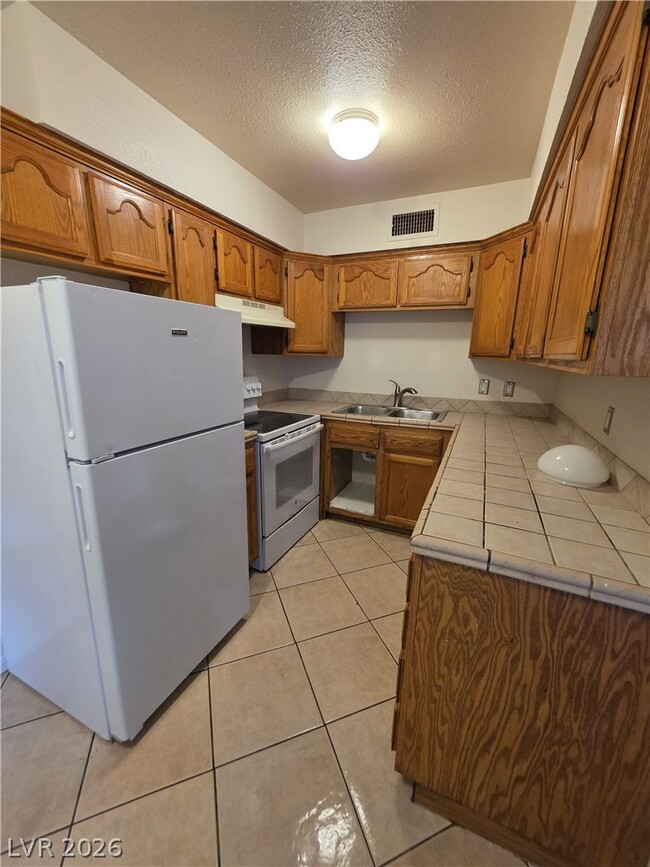 Photo - 412 W Monroe Ave Unit 5