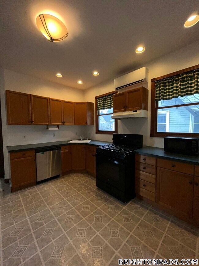 32 Etna St Unit 2