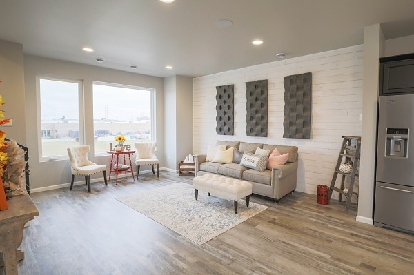 Photo - 3309 6th Way E