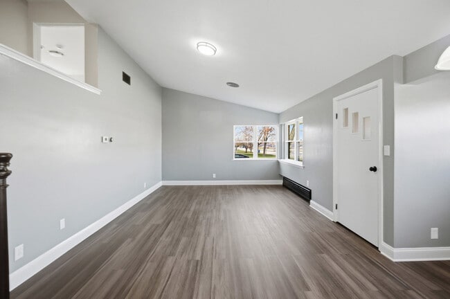 Photo - 3410 Calwagner St