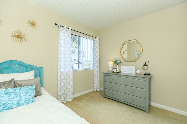 Lake Ridge Apartments