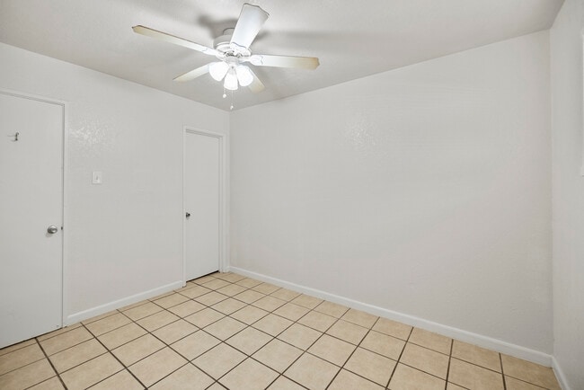 Photo - 3914 Thomason Ave Unit 5