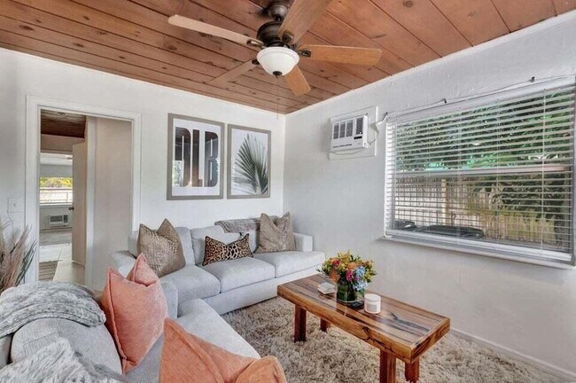 Photo - 327 SE 3rd Ave