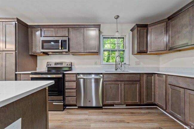 Photo - Room in House on Buckingham Rd