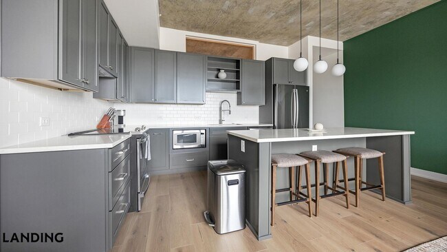 1740 36th St Unit 1003