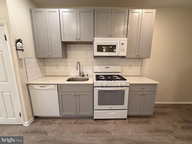 Photo - 2049 Snyder Ave Unit 1