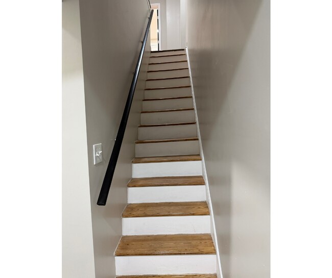 Photo - 617 Glenwood Ave Unidad 1A AVAILABLE W/BATH $850