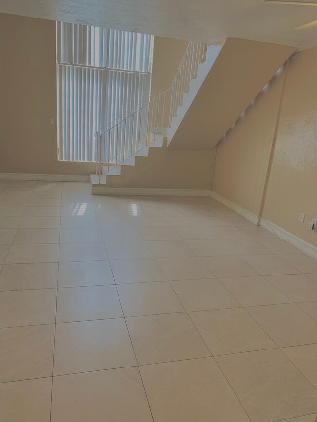 Living Dining Room Area - 10901 N Kendall Dr Unit 207