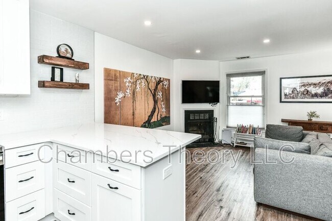 Photo - 1110 N Randolph St