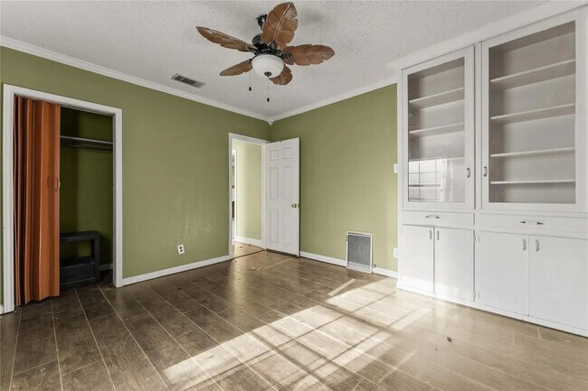 Photo - 1820 Live Oak Ave