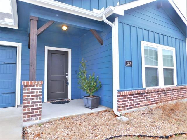 Photo - 2100 Paxton Way